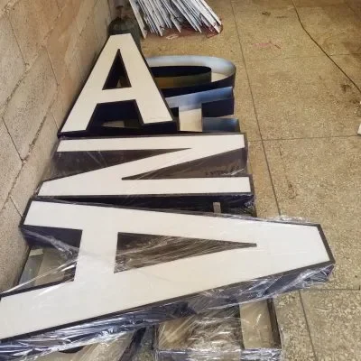 enseignes publicitaires aluminium