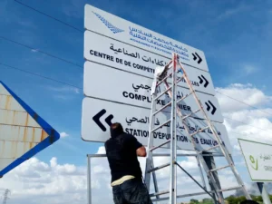 panneaux publicitaires non lumineux en métal galvanisé à Marrakech