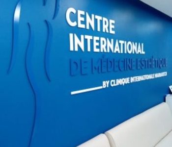 panneaux publicitaires non lumineux en bâche tendue pour événements à Marrakech